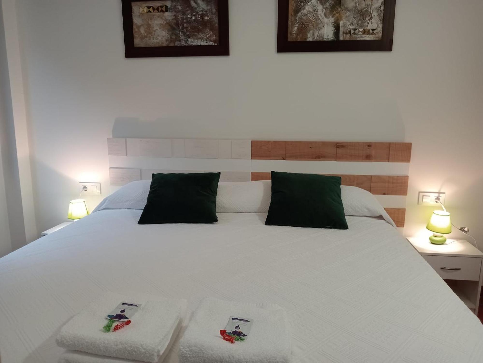 Apartamentos La Piedra En Pleno Centro Historico Con Dos Dormitorios Y Dos Banos Nájera Eksteriør billede