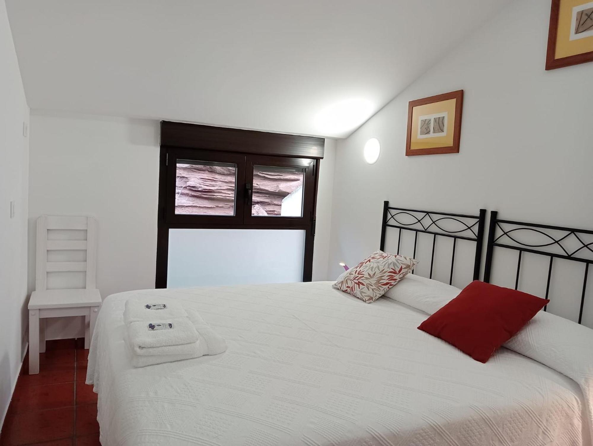 Apartamentos La Piedra En Pleno Centro Historico Con Dos Dormitorios Y Dos Banos Nájera Eksteriør billede