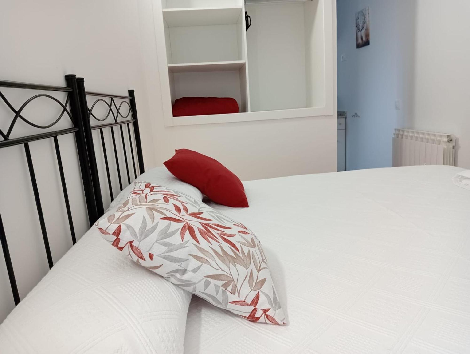 Apartamentos La Piedra En Pleno Centro Historico Con Dos Dormitorios Y Dos Banos Nájera Eksteriør billede