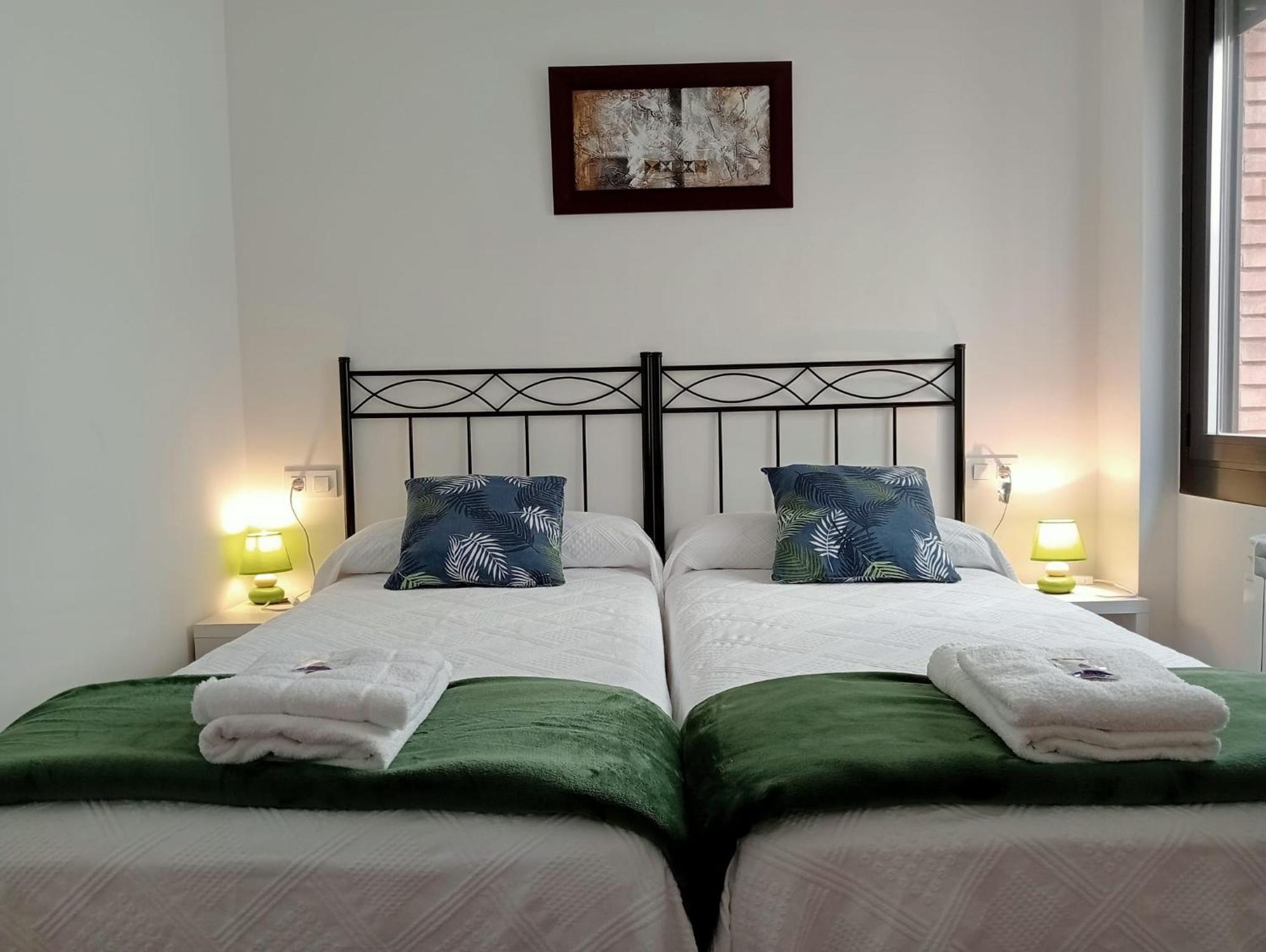 Apartamentos La Piedra En Pleno Centro Historico Con Dos Dormitorios Y Dos Banos Nájera Eksteriør billede